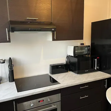 A 5 Min De Paris , Calme,au Pied Du Metro Et Tres Bien Equipe Apartment Maisons-Alfort