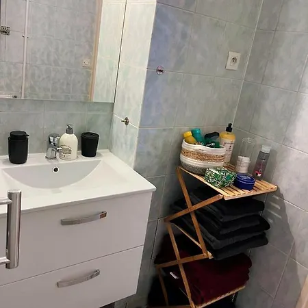 A 5 Min De Paris , Calme,au Pied Du Metro Et Tres Bien Equipe Apartment Maisons-Alfort