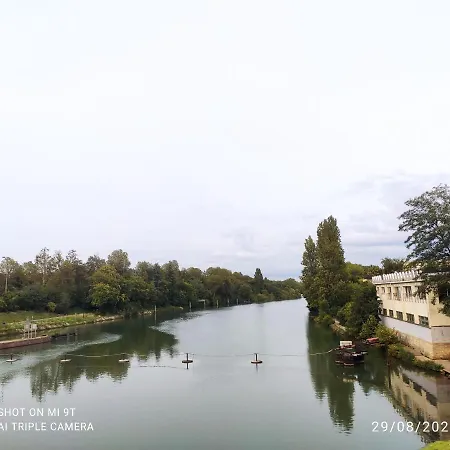 Apartment A 5 Min De Paris , Calme,au Pied Du Metro Et Tres Bien Equipe